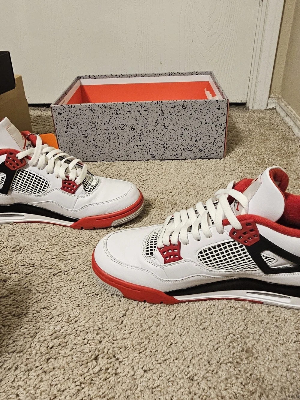 Retro Jordan 4's Fire Red